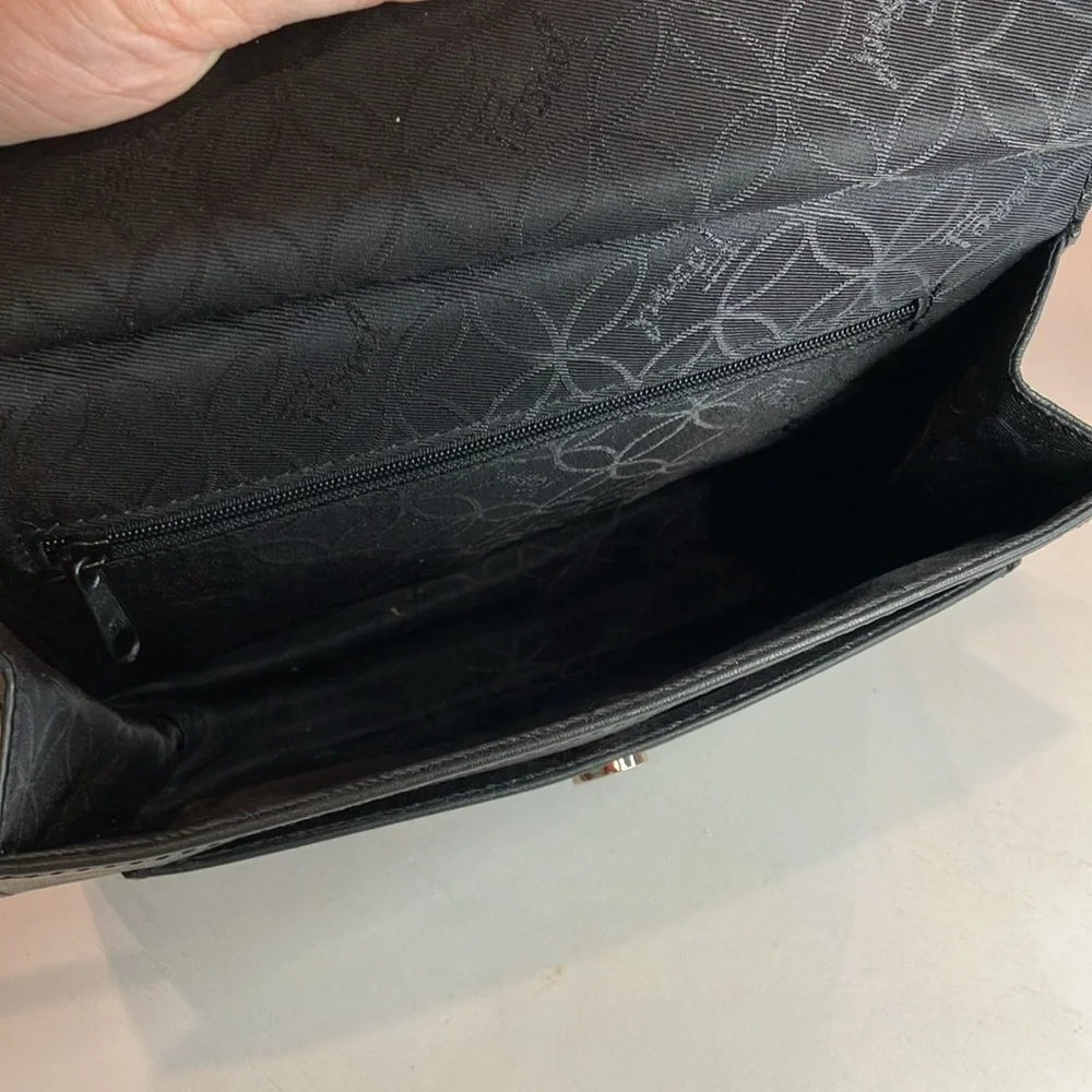 Fossil sleek versatile